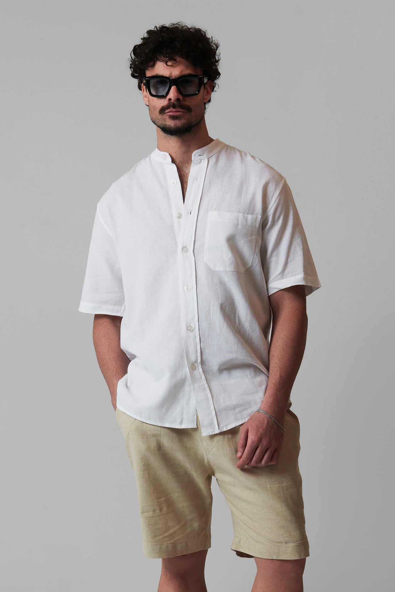 LINEN STAND-COLLAR SHIRT SHORT SLEEVES