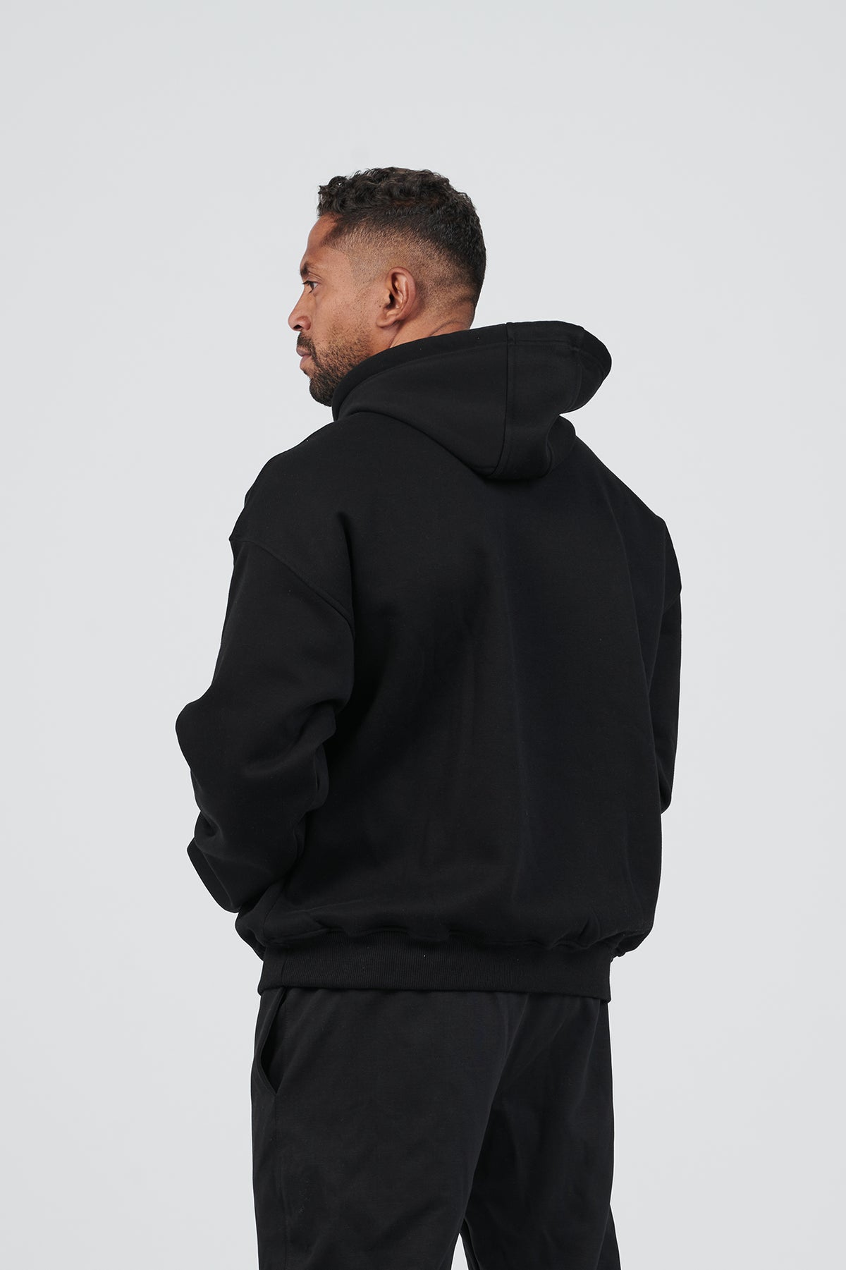 BASIC HOODIE