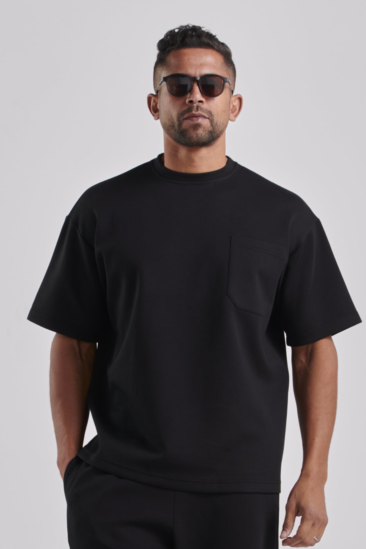 RELAXED POCKET TEE