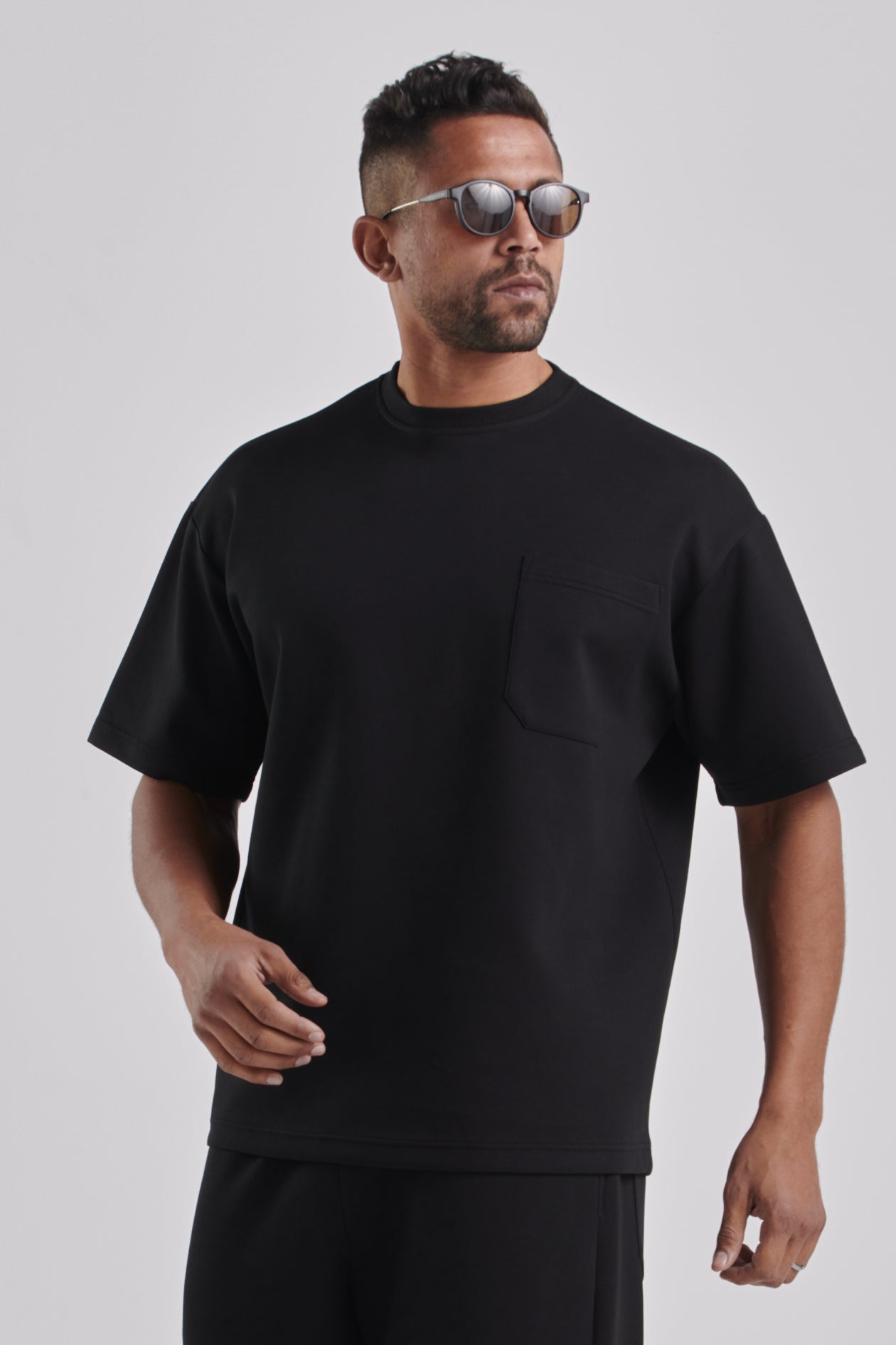RELAXED POCKET TEE